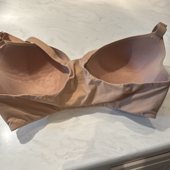 Seamless Enbliss Front Close Racerback Tan Bra - Picture 2 of 3